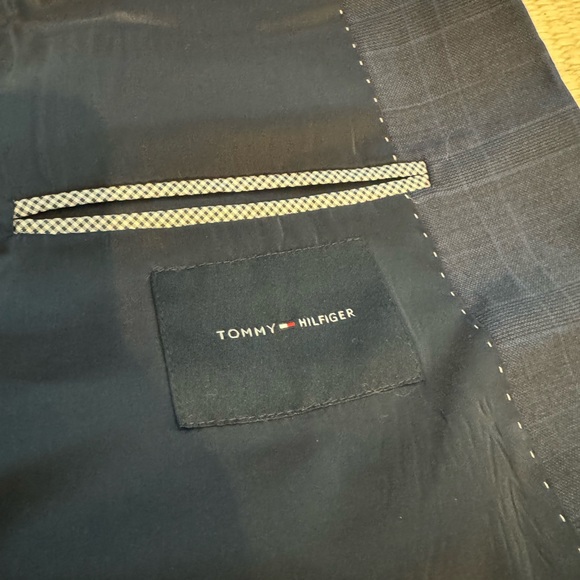 Tommy Hilfiger Navy Blue wool blend Suit with pinstripes - Picture 5 of 9